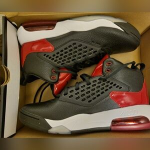 Jordan Maxin 200 'Black Gym Red'